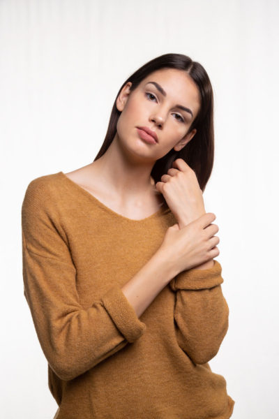V-NECK JUMPER