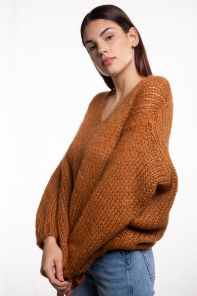 OVERSIZED SWEATER V-NECK